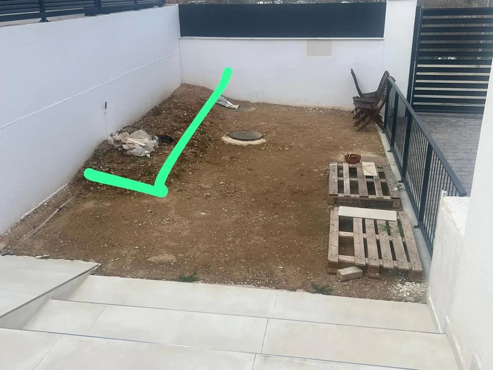 Antes y después de patio con hormigón impreso Antes y después de patio con hormigón impreso