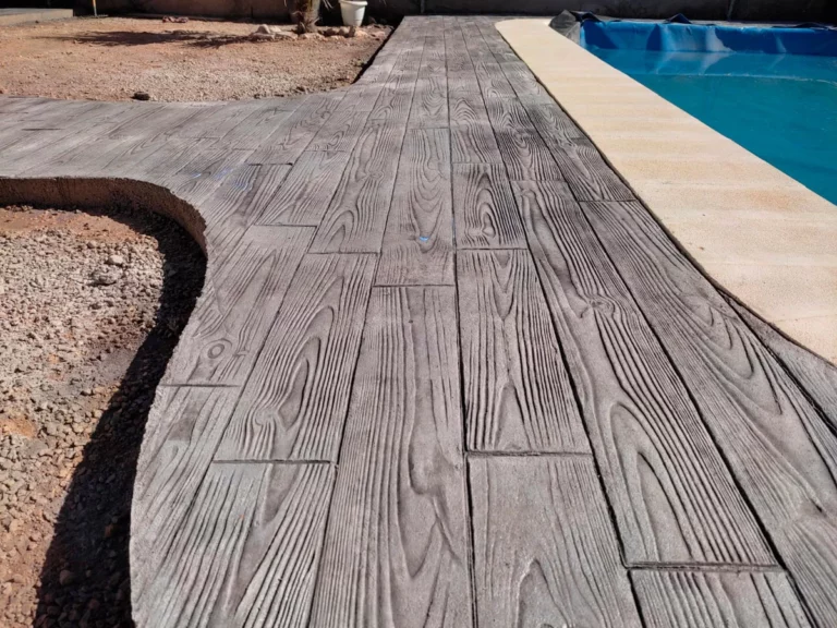 Empresa Hormigón Impreso - Líderes en España ⭐ 3 Hormigón impreso Madera para Piscina